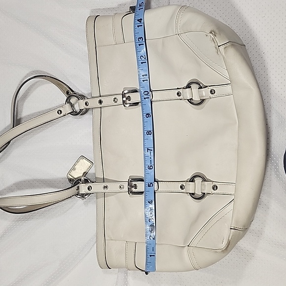 Coach F12343 Beige And Gold Leather Shoulder Tote Bag - Picture 12 of 16